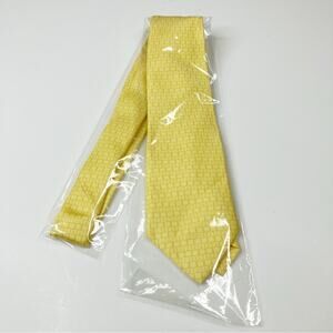 Vineyard Vines | Light Yellow Whale Logo Pattern Men's Necktie Imported Silk NEW